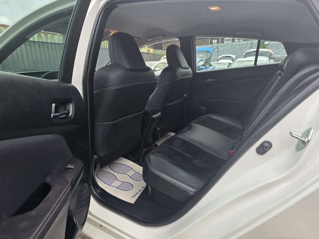 Toyota Prius PHV