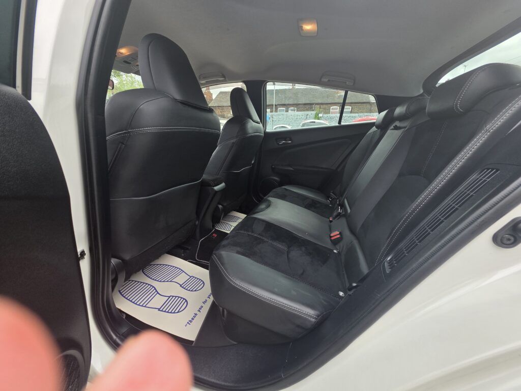Toyota Prius PHV