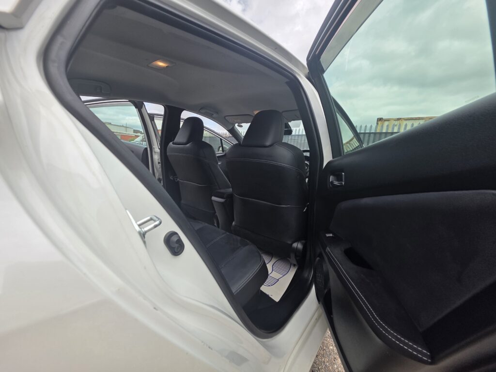 Toyota Prius PHV